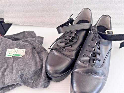 Antonio pacelli essentials - antonio,